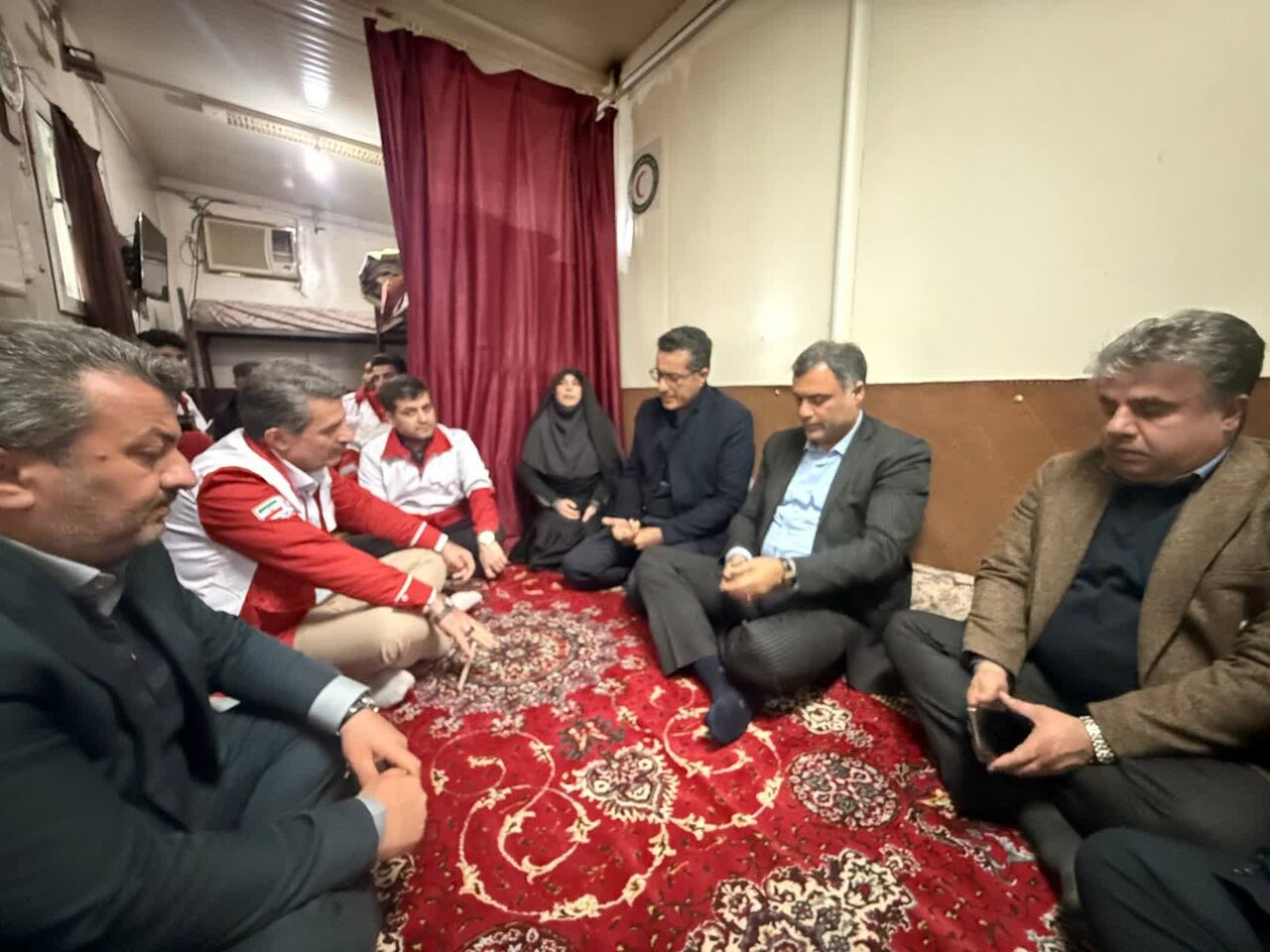 جلسه بررسی ساخت پایگاه امداد و نجات هلالاحمر در محور پیربازار ـ ضیابر با حضور رحمت زاده نماینده مردم صومعه سرا/ تاکید بر تسریع در ساخت پایگاه امداد و نجات