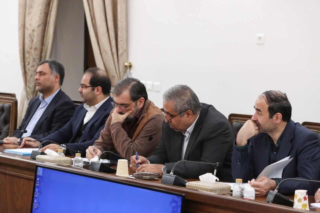 حضور رحمت زاده در جلسه شورای عالی اقتصاد کشور/ تاکید بر حل مشکلات اقتصادی کشور