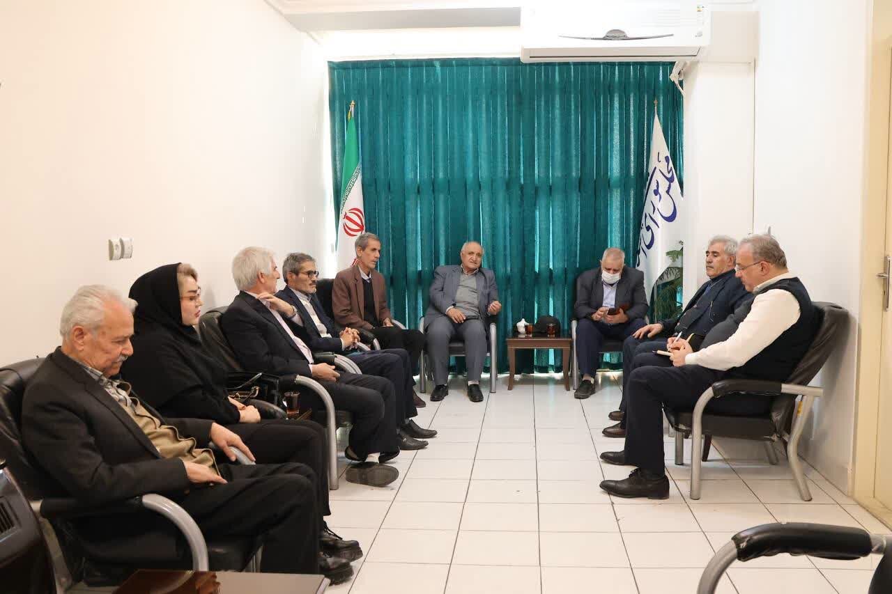 دیدار کانون بازنشستگان تامین اجتماعی استان با سید فرید موسوی/ تاکید بر حل مشکلات بازنشستگان تامین اجتماعی