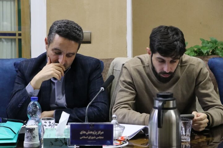 نشست کمیسیون مشترک بررسی لایحه سازمان ملی مهاجرت در یزد