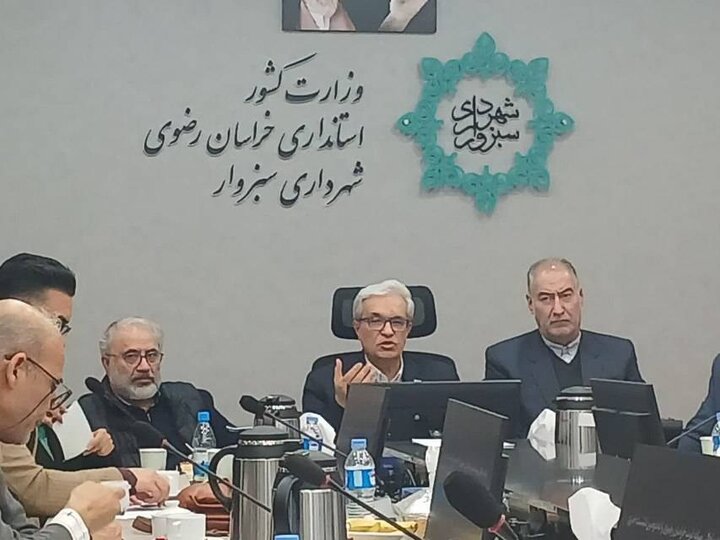 ریشه اصلی گرانی‌ها، اجرا نشدن قانون است نه نبود قانون