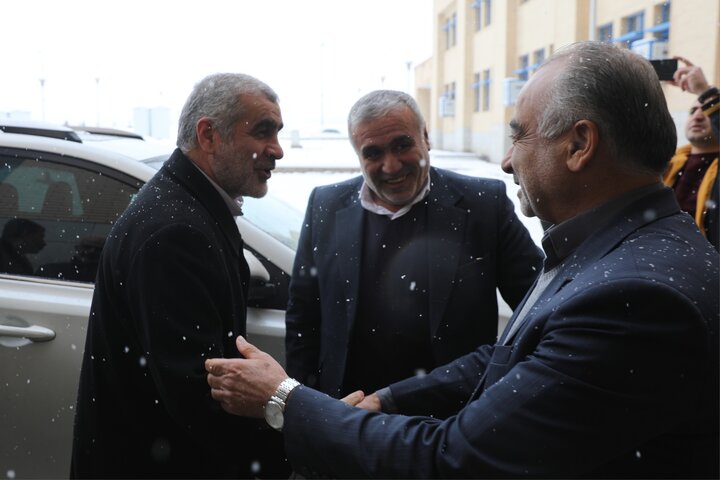 بازدید دکتر نیکزاد از پارک علم و فناوری شهرستان فولاد شهر اصفهان