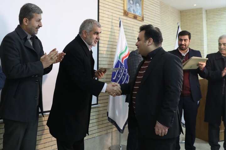 بازدید دکتر نیکزاد از پارک علم و فناوری شهرستان فولاد شهر اصفهان