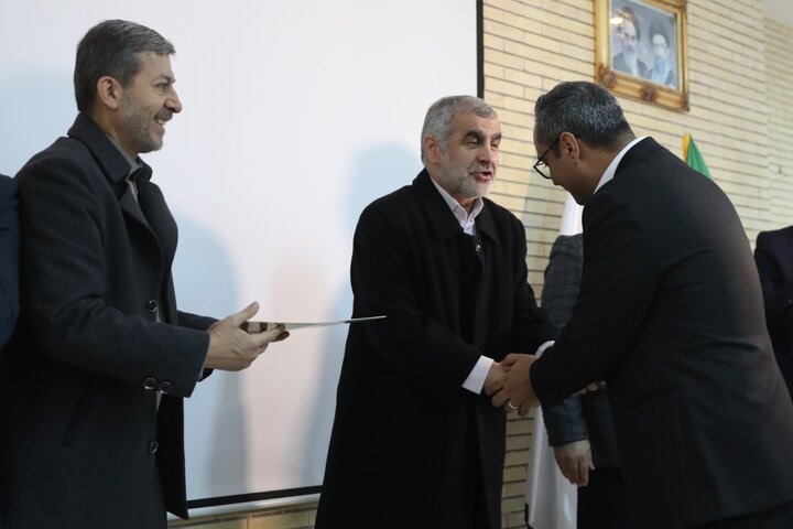 بازدید دکتر نیکزاد از پارک علم و فناوری شهرستان فولاد شهر اصفهان