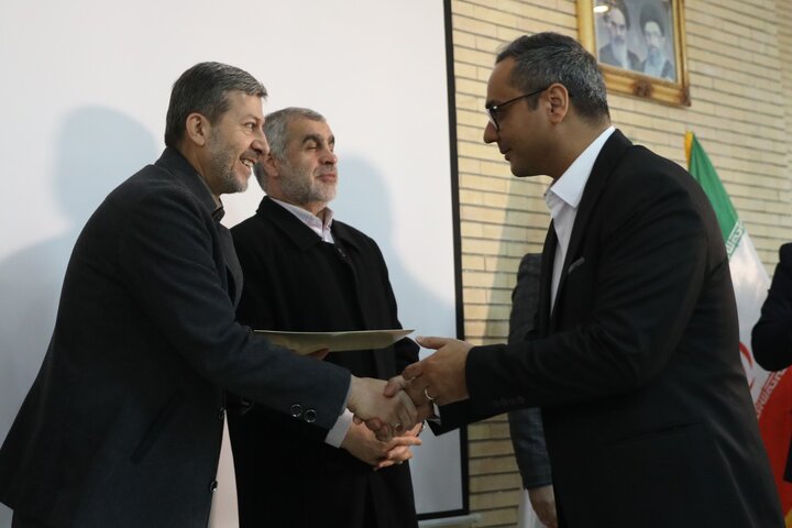 بازدید دکتر نیکزاد از پارک علم و فناوری شهرستان فولاد شهر اصفهان