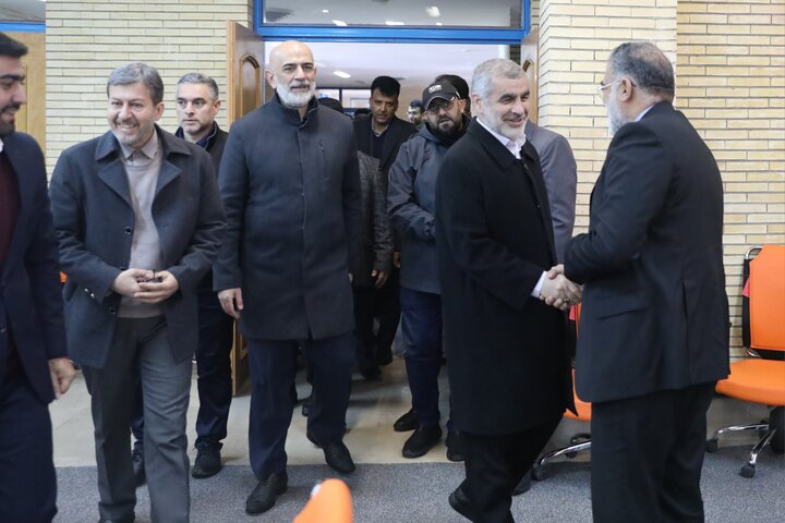 بازدید دکتر نیکزاد از پارک علم و فناوری شهرستان فولاد شهر اصفهان