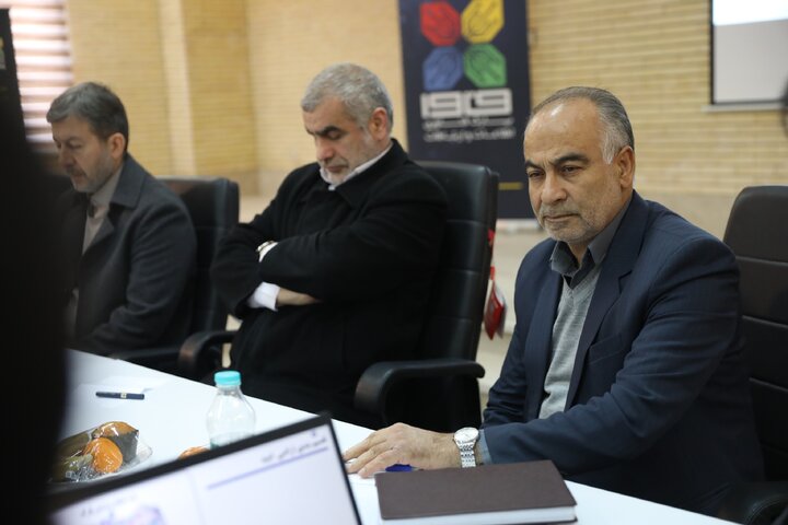 بازدید دکتر نیکزاد از پارک علم و فناوری شهرستان فولاد شهر اصفهان