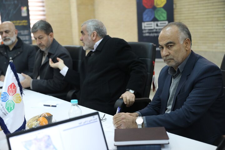 بازدید دکتر نیکزاد از پارک علم و فناوری شهرستان فولاد شهر اصفهان