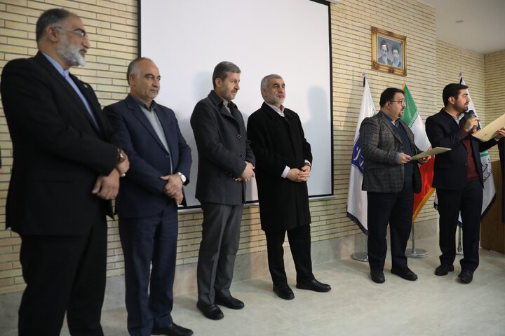 بازدید دکتر نیکزاد از پارک علم و فناوری شهرستان فولاد شهر اصفهان