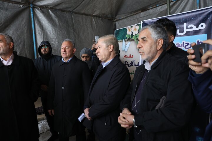 حضور دکتر نیکزاد در آیین کلنگ‌زنی منطقه ویژه اقتصادی هوش‌مصنوعی زرین‌شهر شهرستان لِنجان