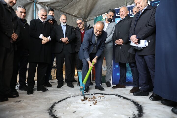حضور دکتر نیکزاد در آیین کلنگ‌زنی منطقه ویژه اقتصادی هوش‌مصنوعی زرین‌شهر شهرستان لِنجان