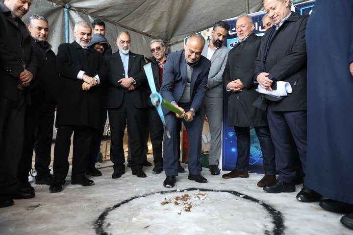 حضور دکتر نیکزاد در آیین کلنگ‌زنی منطقه ویژه اقتصادی هوش‌مصنوعی زرین‌شهر شهرستان لِنجان