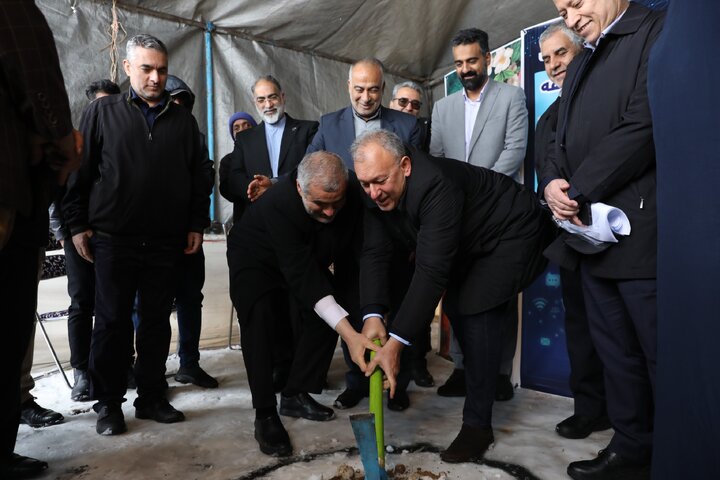 حضور دکتر نیکزاد در آیین کلنگ‌زنی منطقه ویژه اقتصادی هوش‌مصنوعی زرین‌شهر شهرستان لِنجان