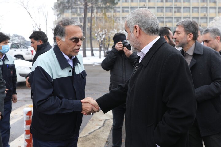 بازدید دکتر نیکزاد از کارخانه ذوب آهن اصفهان