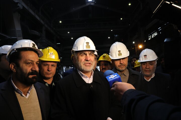 بازدید دکتر نیکزاد از کارخانه ذوب آهن اصفهان