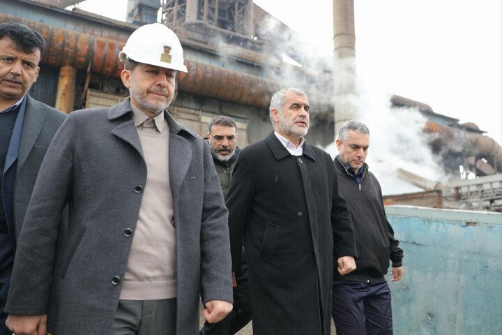 بازدید دکتر نیکزاد از کارخانه ذوب آهن اصفهان