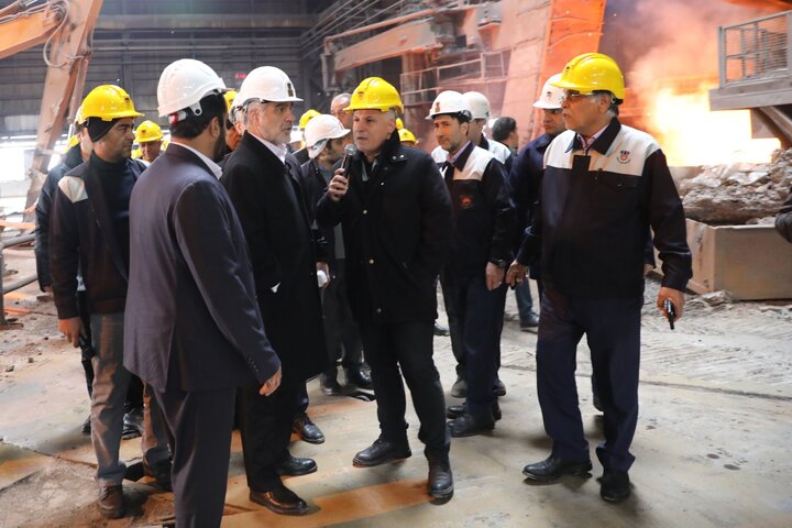 بازدید دکتر نیکزاد از کارخانه ذوب آهن اصفهان