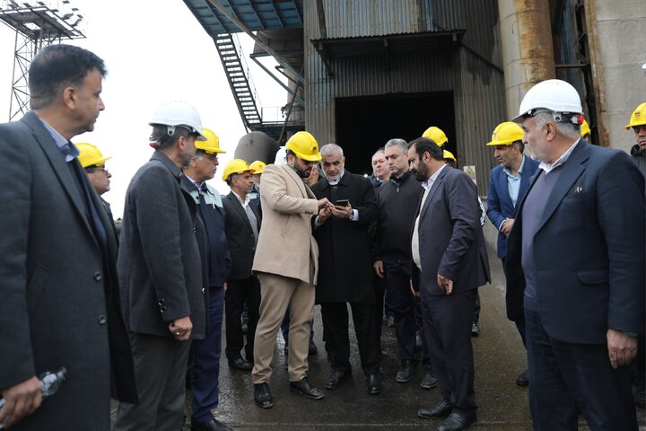 بازدید دکتر نیکزاد از کارخانه ذوب آهن اصفهان