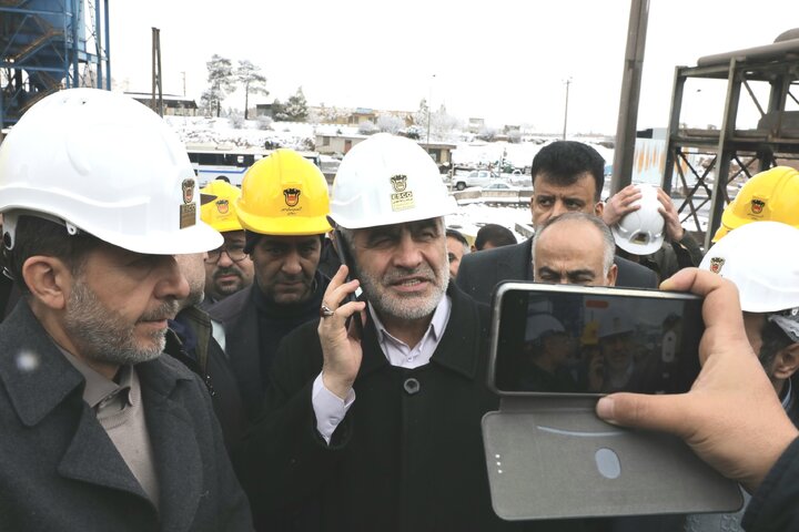 بازدید دکتر نیکزاد از کارخانه ذوب آهن اصفهان