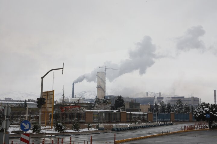 بازدید دکتر نیکزاد از کارخانه ذوب آهن اصفهان