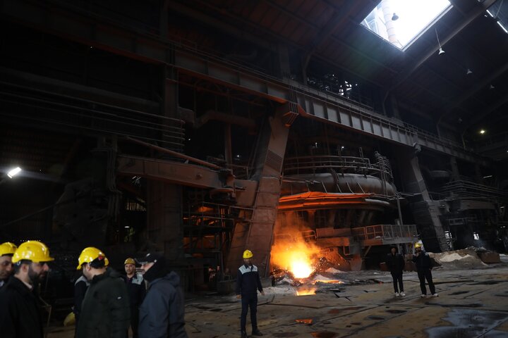 بازدید دکتر نیکزاد از کارخانه ذوب آهن اصفهان