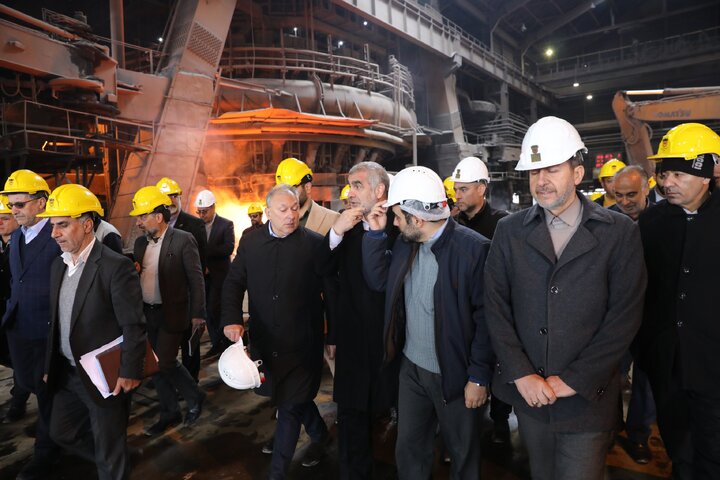بازدید دکتر نیکزاد از کارخانه ذوب آهن اصفهان