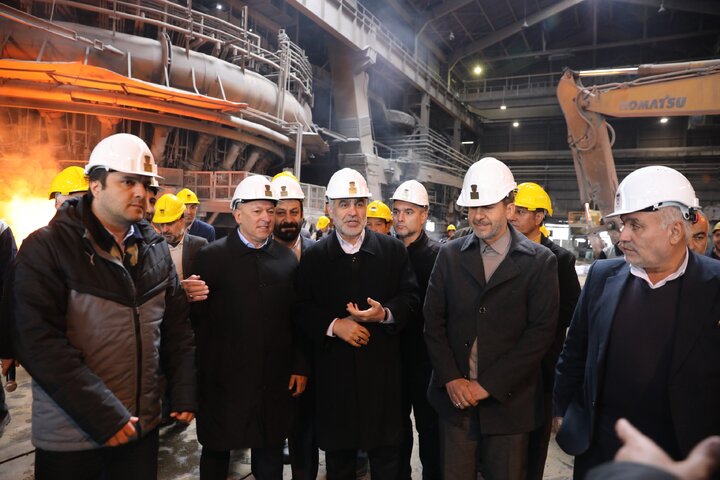 بازدید دکتر نیکزاد از کارخانه ذوب آهن اصفهان