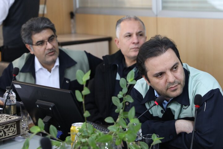 جلسه جمع‌بندی سفر دکتر نیکزاد به شهرستان لنجان، فولادشهر و زرین‌شهر