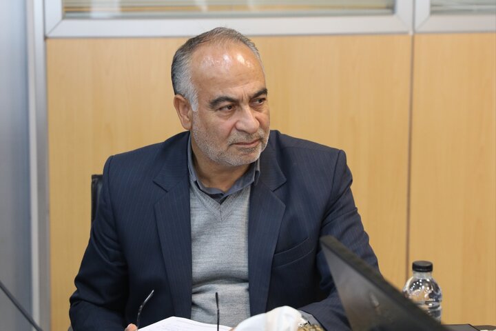 جلسه جمع‌بندی سفر دکتر نیکزاد به شهرستان لنجان، فولادشهر و زرین‌شهر