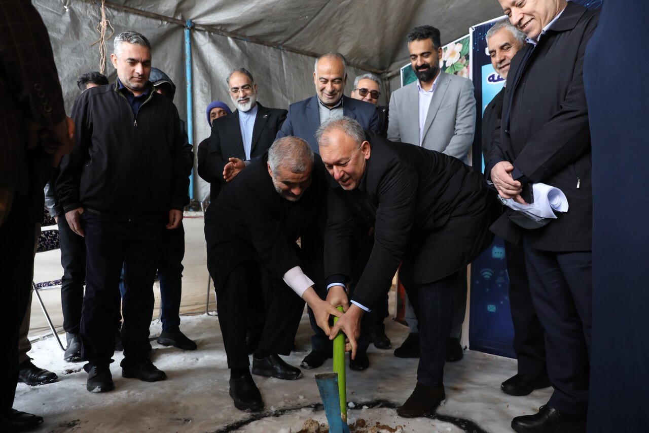 خانه ملت - حضور نیکزاد در آیین کلنگ‌زنی منطقه ویژه اقتصادی هوش‌مصنوعی زرین‌شهر شهرستان لِنجان