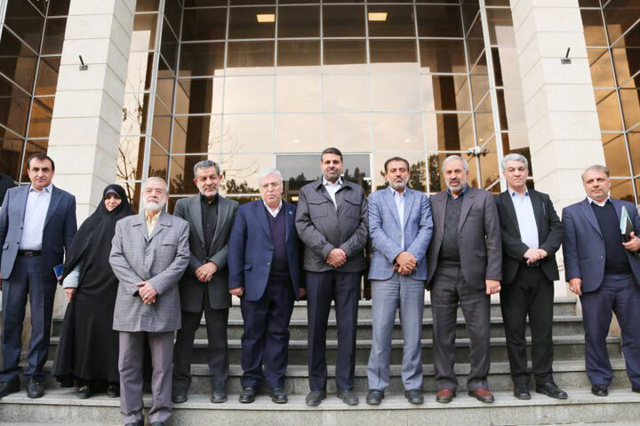 ادای احترام اعضای مجمع نمایندگان استان تهران به شهدای هسته‌ای جنگ ۱۲ روزه