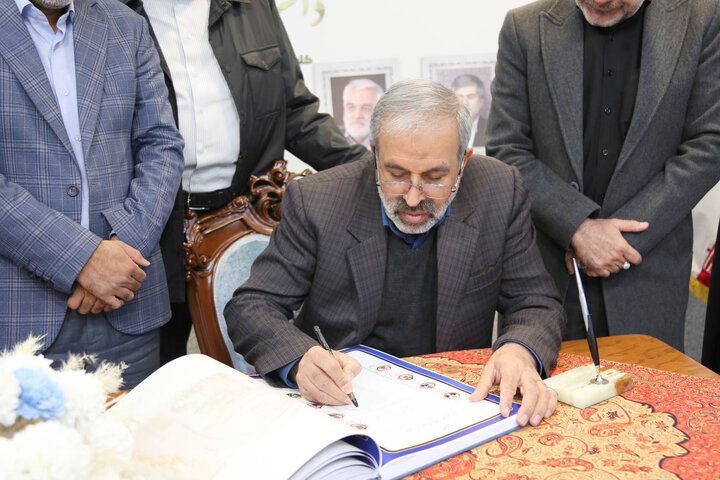 ادای احترام اعضای مجمع نمایندگان استان تهران به شهدای هسته‌ای جنگ ۱۲ روزه