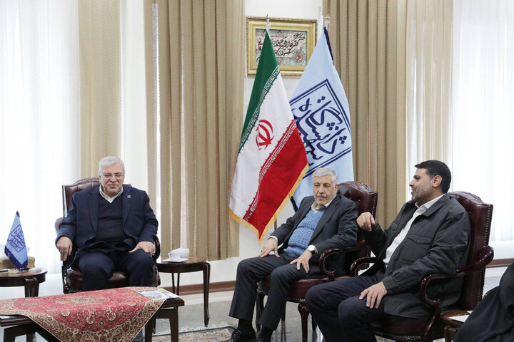 ادای احترام اعضای مجمع نمایندگان استان تهران به شهدای هسته‌ای جنگ ۱۲ روزه