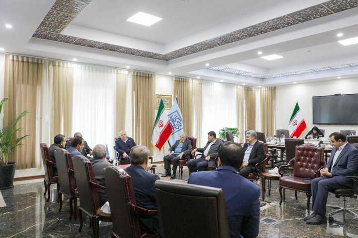 ادای احترام اعضای مجمع نمایندگان استان تهران به شهدای هسته‌ای جنگ ۱۲ روزه