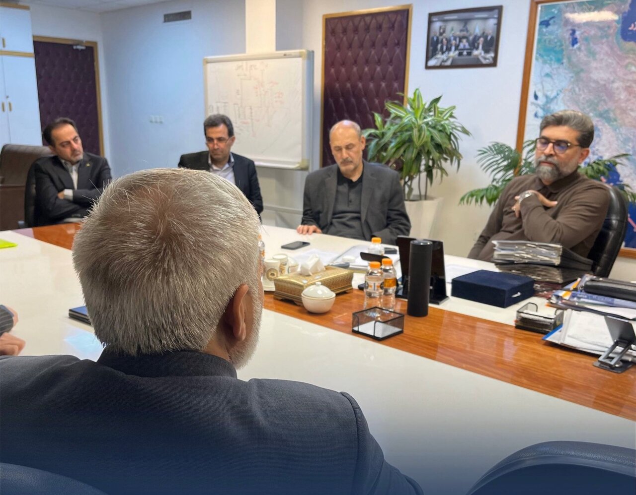 تأکید بر ضرورت سرمایه‌گذاری دولت برای احیای ماشین‌سازی تبریز در دیدار جعفری‌آذر با معاون وزیر صمت