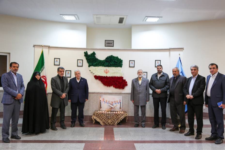 ادای احترام اعضای مجمع نمایندگان استان تهران به شهدای هسته‌ای جنگ ۱۲ روزه