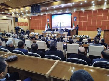 کاهش قدرت خرید مردم با تصمیم‌های غلط اقتصادی/ دولت باید نرخ ارز را تثبیت کند/ دهک‌بندی باید بر اساس معیارهای واقعی انجام شود