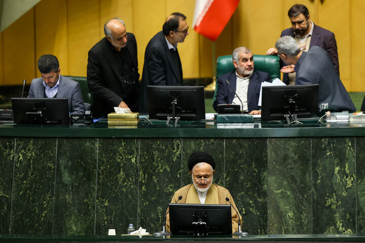 ناطقان میان دستور نشست علنی یکشنبه 30 آذرماه مجلس