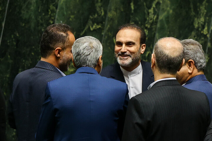 ناطقان میان دستور نشست علنی یکشنبه 30 آذرماه مجلس