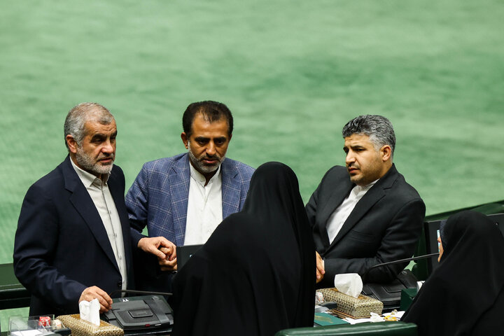 نشست علنی یکشنبه ۳۰ آذر ماه مجلس شورای اسلامی