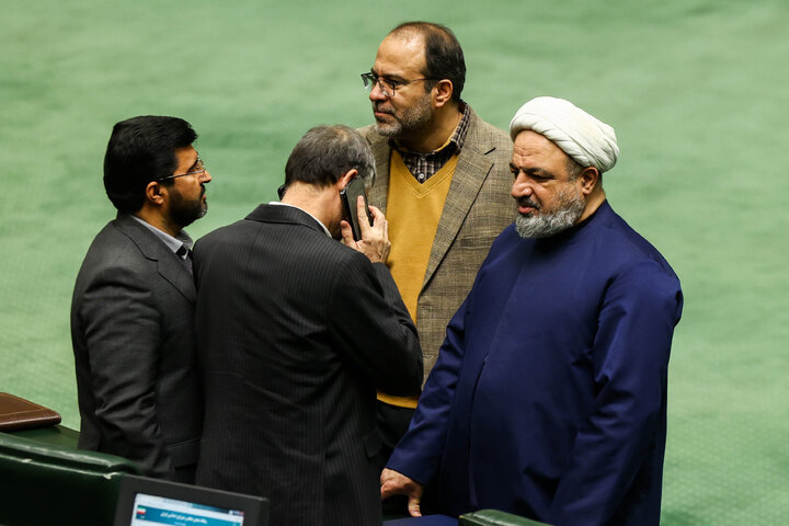 نشست علنی یکشنبه ۳۰ آذر ماه مجلس شورای اسلامی