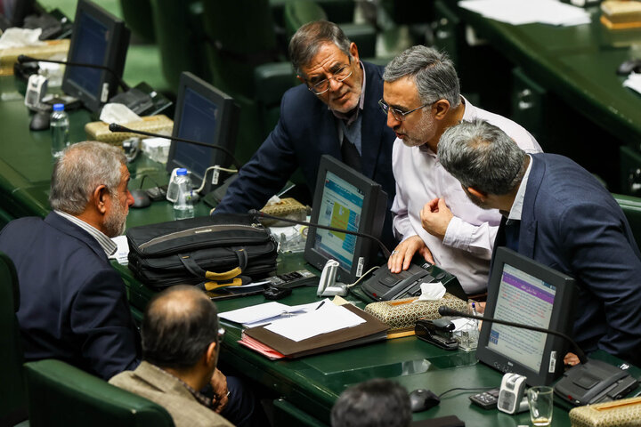 نشست علنی یکشنبه ۳۰ آذر ماه مجلس شورای اسلامی