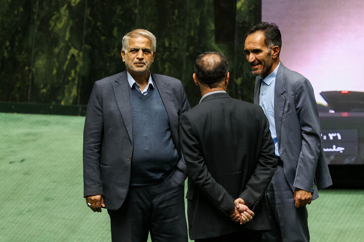 نشست علنی یکشنبه ۳۰ آذر ماه مجلس شورای اسلامی