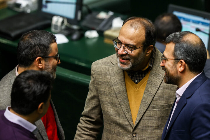 نشست علنی یکشنبه ۳۰ آذر ماه مجلس شورای اسلامی