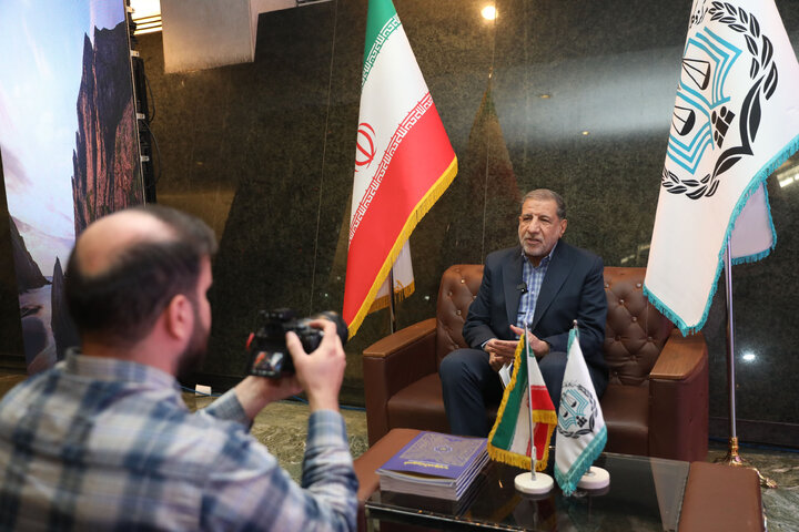 بازدید نمایندگان مجلس شورای اسلامی از نمایشگاه از جنایت تا عدالت