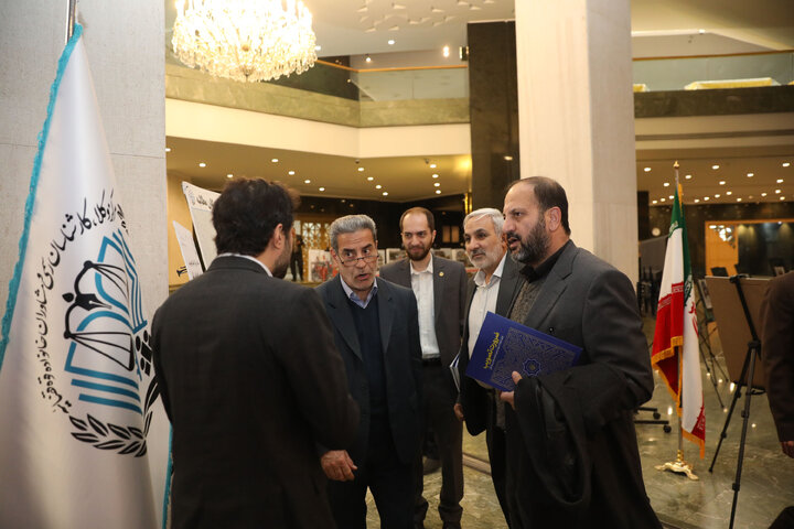 بازدید نمایندگان مجلس شورای اسلامی از نمایشگاه از جنایت تا عدالت