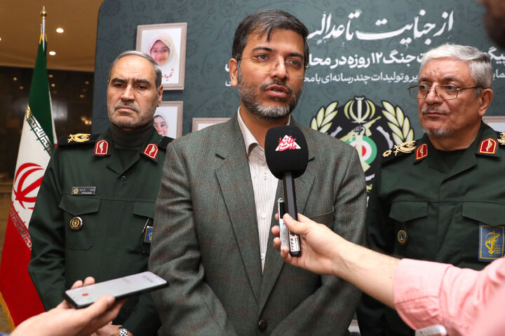 بازدید نمایندگان مجلس شورای اسلامی از نمایشگاه از جنایت تا عدالت