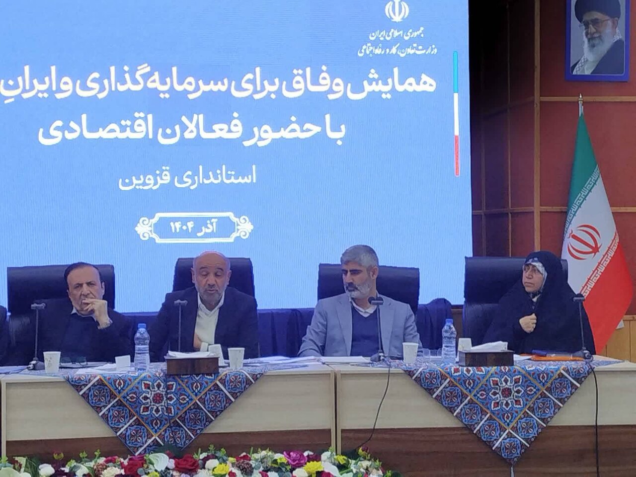 کاهش قدرت خرید مردم با تصمیمهای غلط اقتصادی/ دولت باید نرخ ارز را تثبیت کند/ دهکبندی باید بر اساس معیارهای واقعی انجام شود