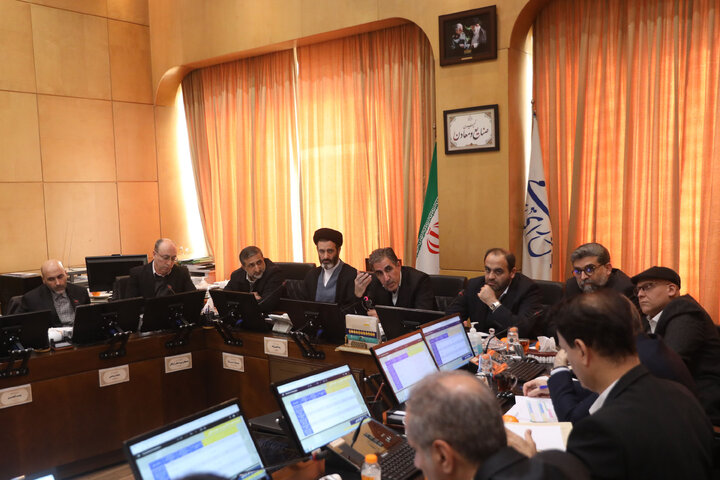 نشست 1 دی ماه کمیسیون صنایع و معادن