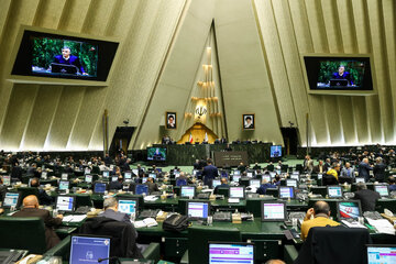در صحن؛ دخل‌وخرج کشور به ایستگاه بهارستان رسید